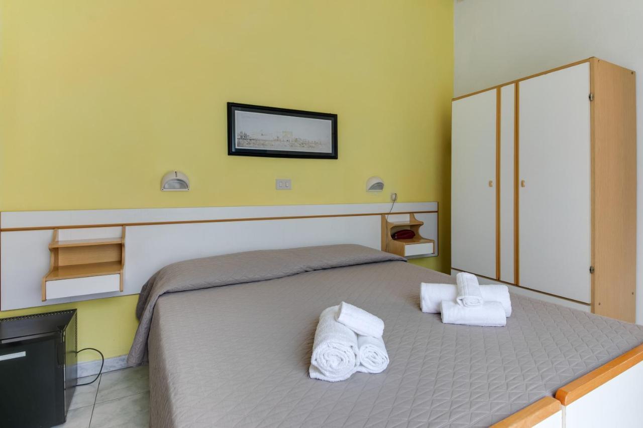 Hotel Villa Merope Rimini Exterior photo