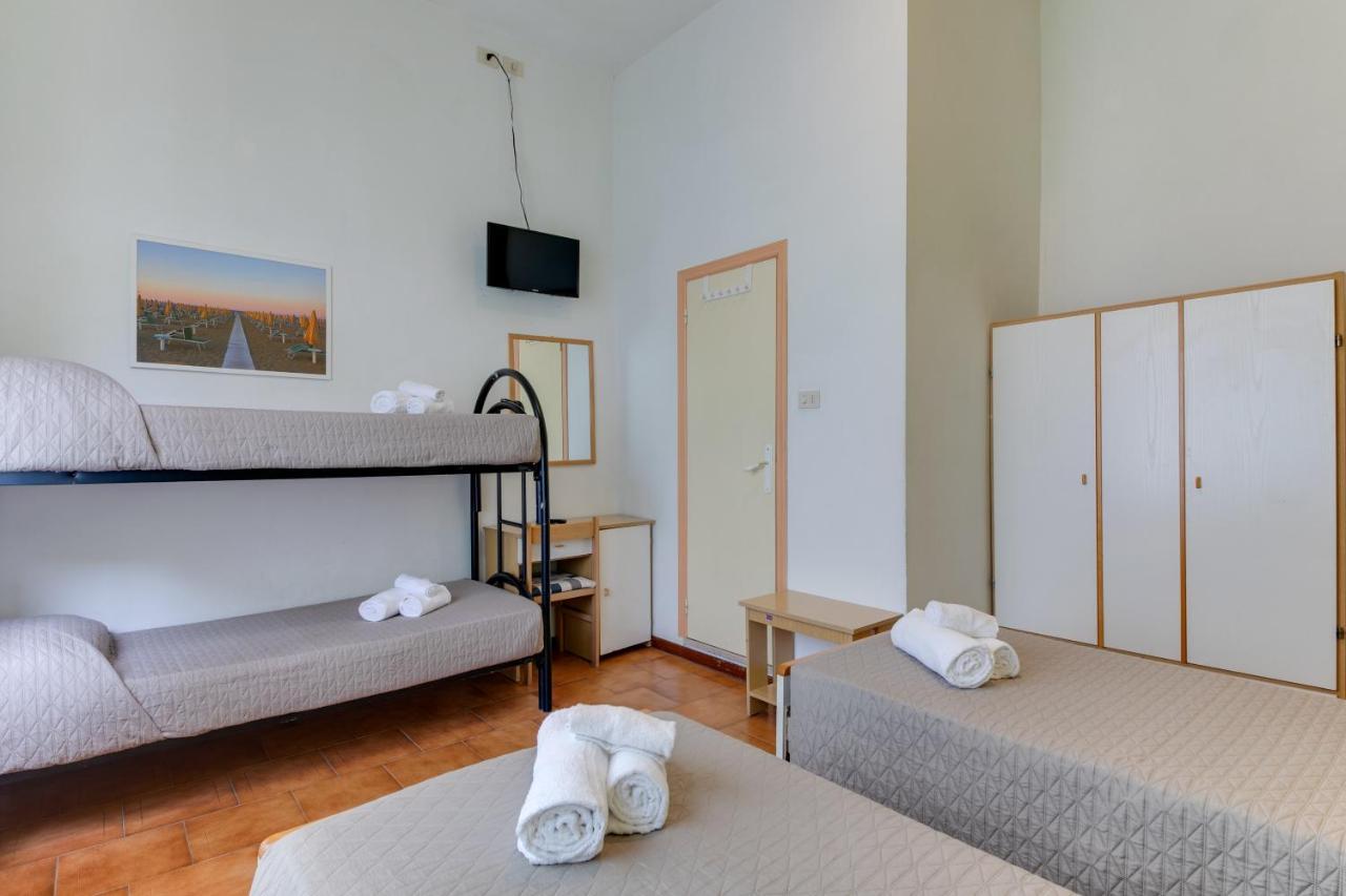 Hotel Villa Merope Rimini Exterior photo