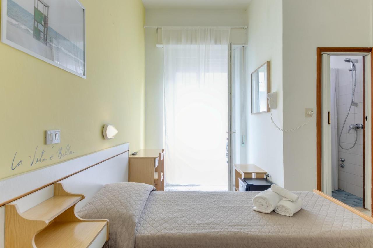 Hotel Villa Merope Rimini Exterior photo