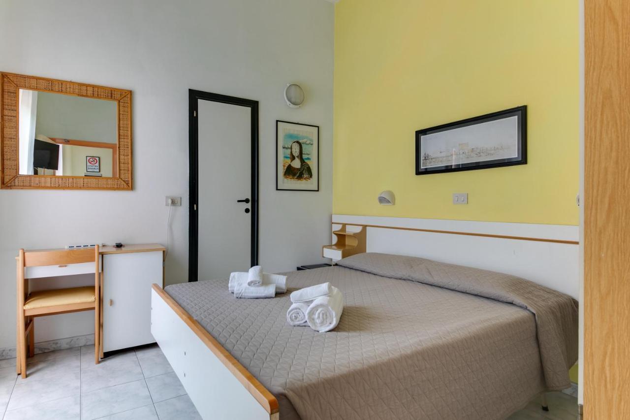 Hotel Villa Merope Rimini Exterior photo