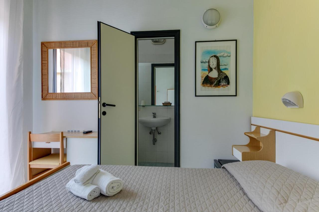 Hotel Villa Merope Rimini Exterior photo