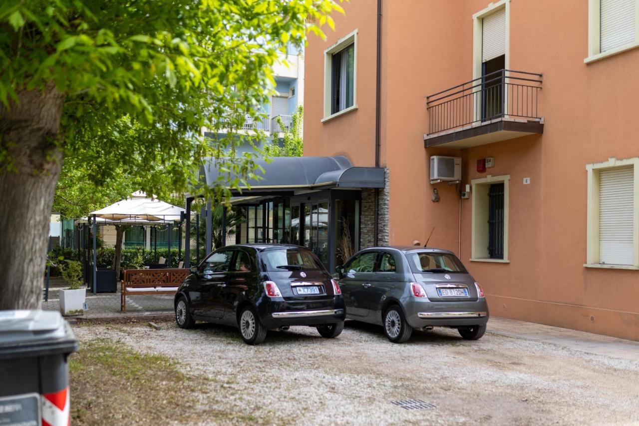 Hotel Villa Merope Rimini Exterior photo