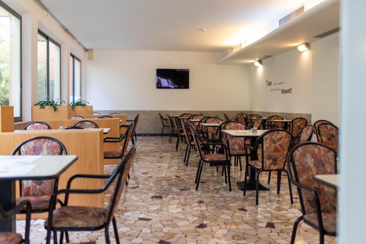 Hotel Villa Merope Rimini Exterior photo