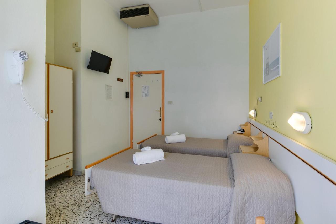Hotel Villa Merope Rimini Exterior photo