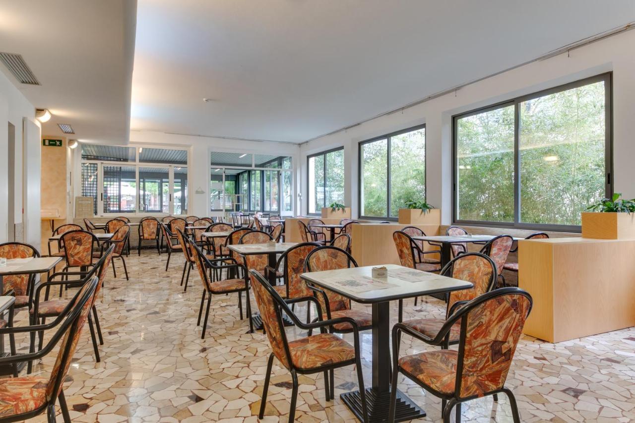 Hotel Villa Merope Rimini Exterior photo